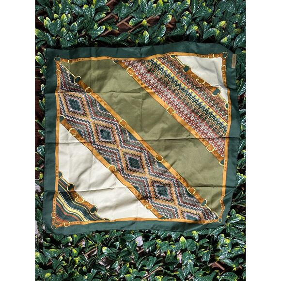 100% Silk MADE IN ITALY Gorgeous Scarf - Picture 2 of 5